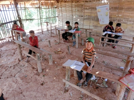 akha (61)